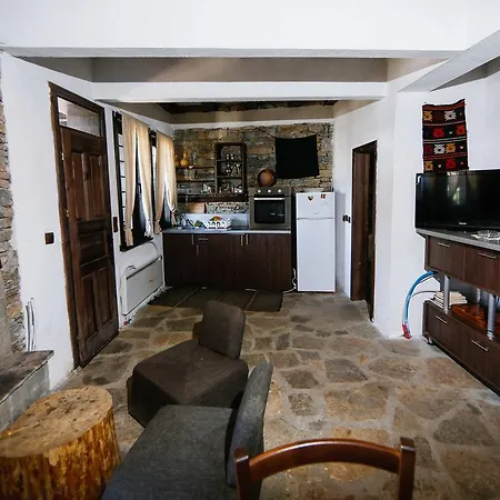 Casă la țară Three Houses Leşten