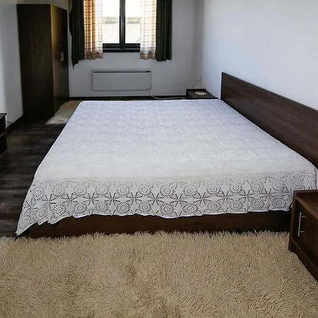 Casă la țară Three Houses Leşten