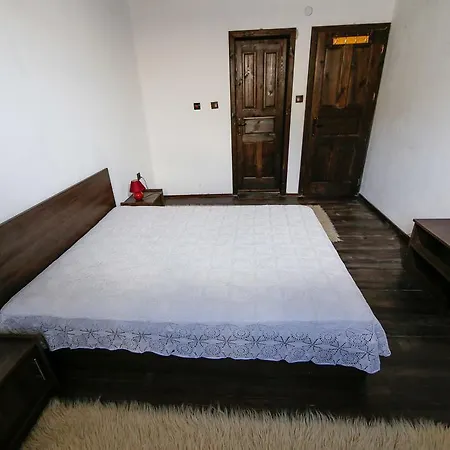 Casă la țară Three Houses Leşten