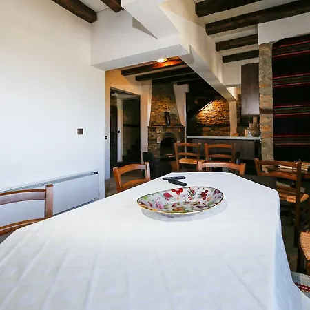 Casă la țară Three Houses Leşten