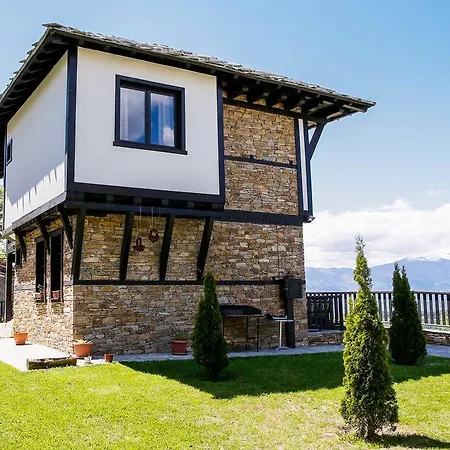 Casă la țară Three Houses