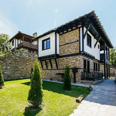 Casă la țară Three Houses