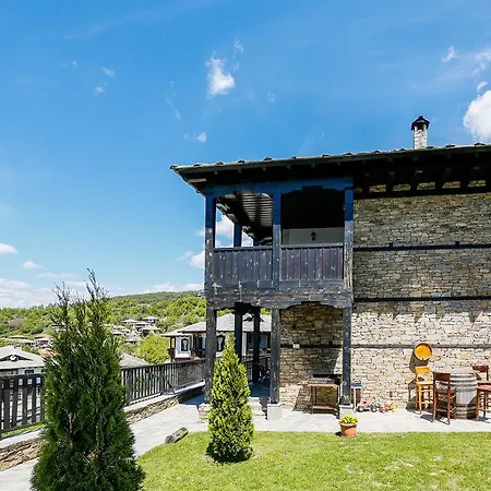 Casă la țară Three Houses Leşten