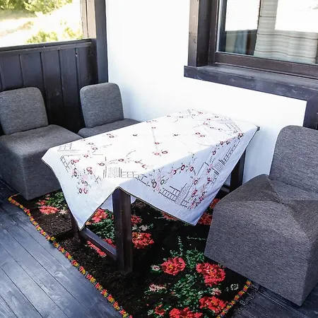 Casă la țară Three Houses Leşten